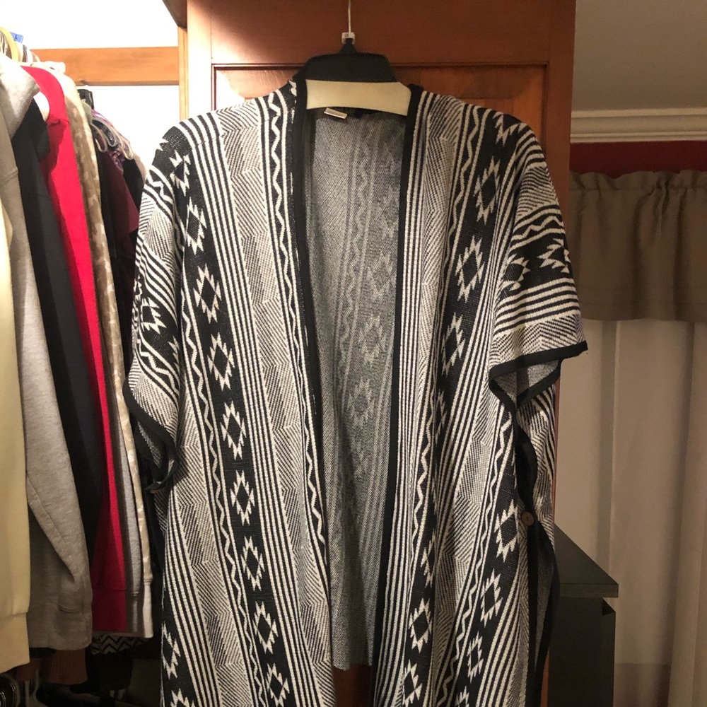 Love Culture sweater poncho OS